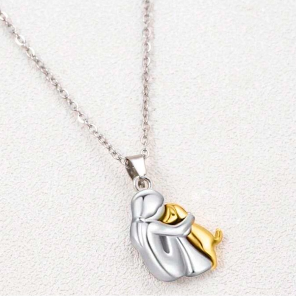 Embracing Dog Necklace - Picture 5 of 6